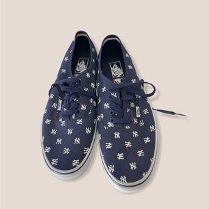 VANS x NY YANKEES Authentic Mens Shoes